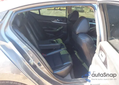 2017 Nissan Maxima 3.5 Platinum/3.5 S/3.5 Sl/3.5 Sr/3.5 Sv z USA, uszkodzony, nr VIN 1N4AA6AP1HC377078